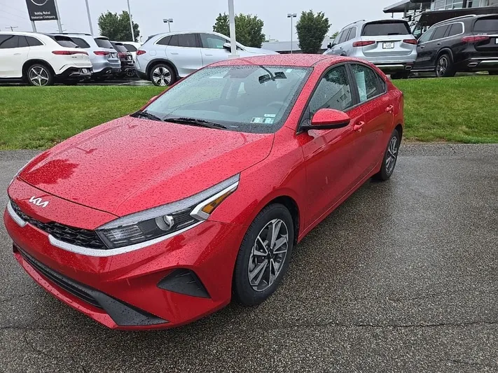 2023 Kia Forte - view 9