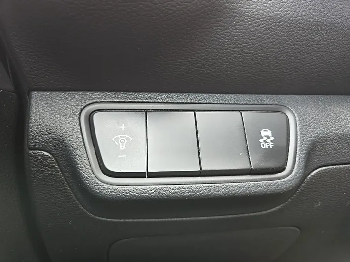 2023 Kia Forte - view 19