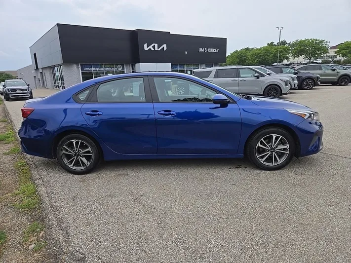 2023 Kia Forte - view 2