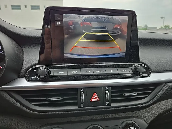 2023 Kia Forte - view 21