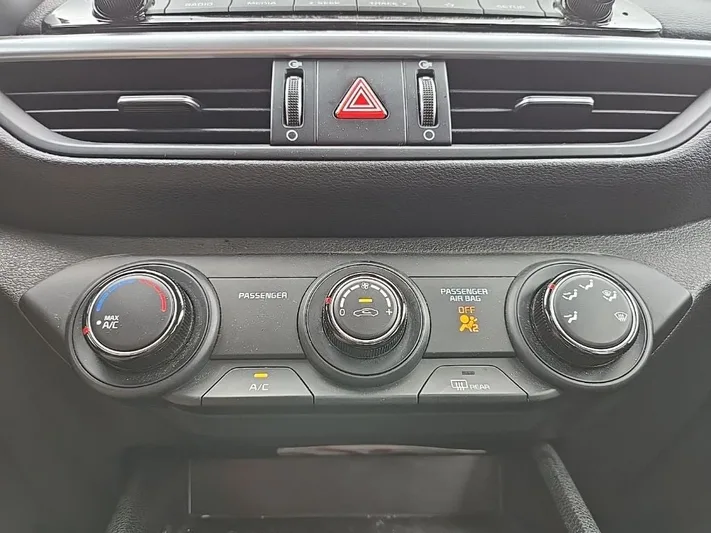 2023 Kia Forte - view 22