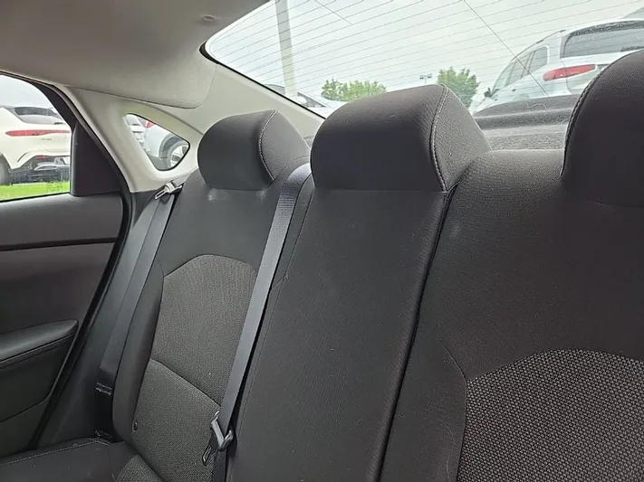 2023 Kia Forte - view 29