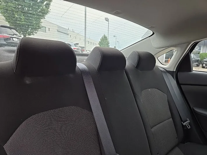 2023 Kia Forte - view 31