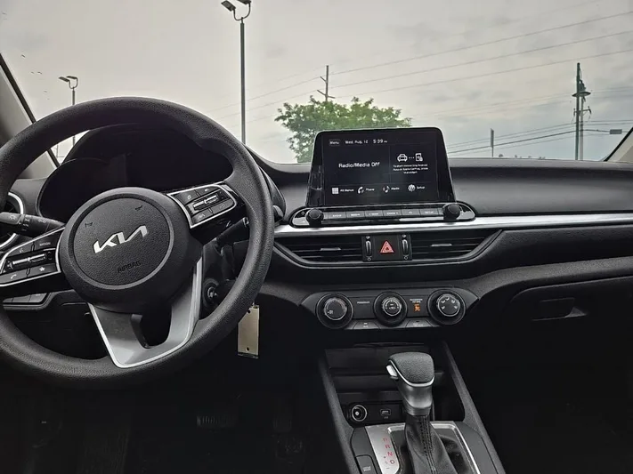 2023 Kia Forte - view 33