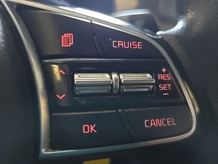 2019 Kia Forte - view 16