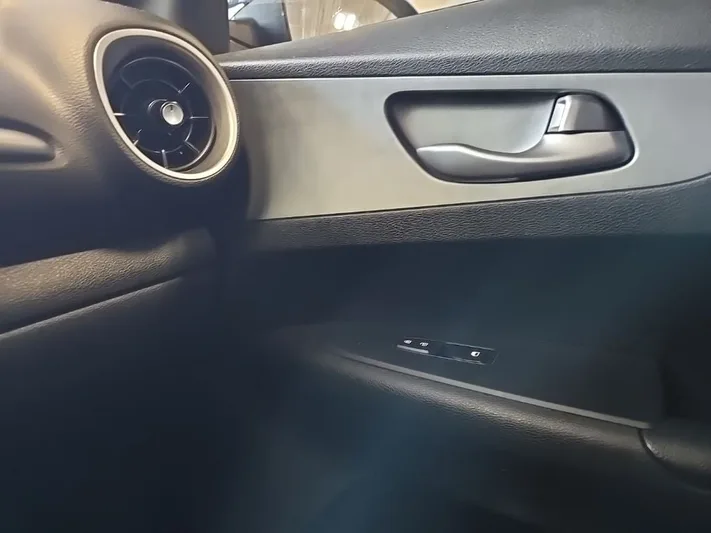 2019 Kia Forte - view 20