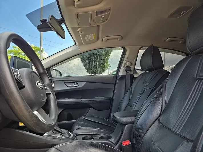 2019 Kia Forte - view 23