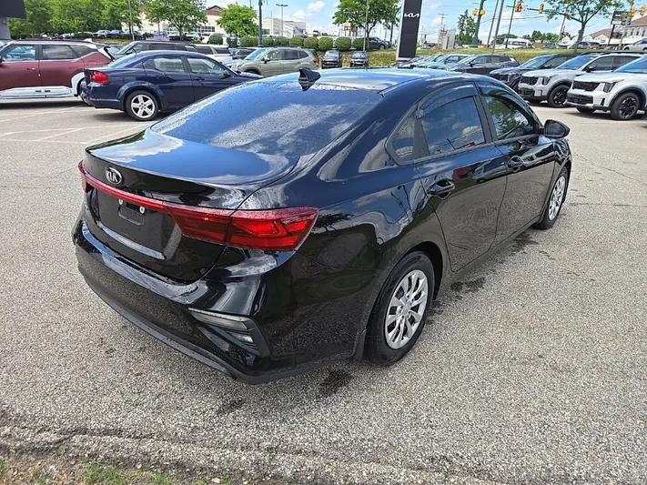2019 Kia Forte - view 3