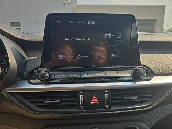 2022 Kia Forte - view 21