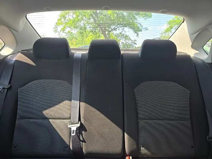 2022 Kia Forte - view 28
