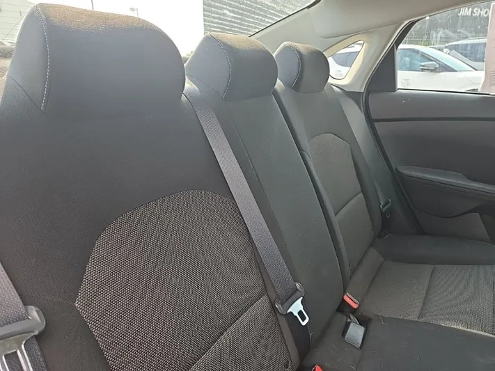 2022 Kia Forte - view 32