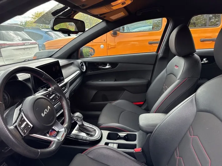 2024 Kia Forte - view 20