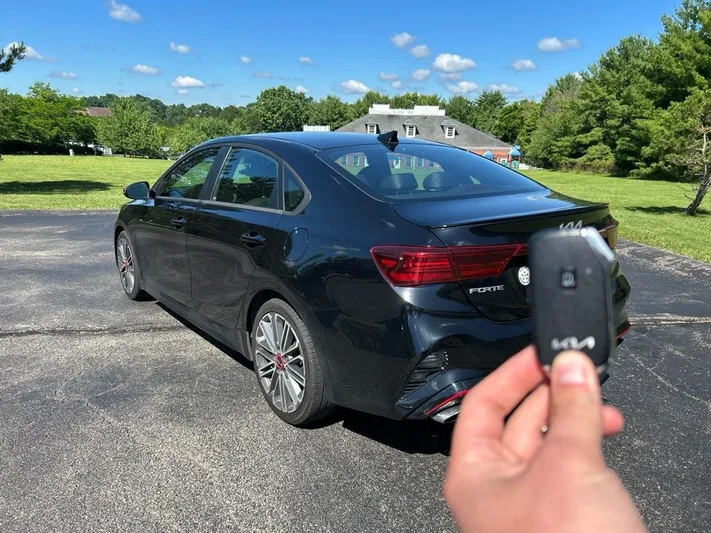 2022 Kia Forte - view 5