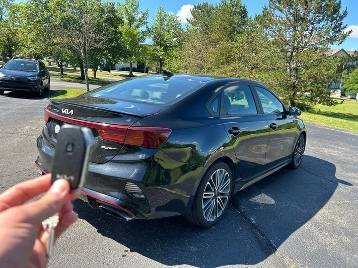 2022 Kia Forte - view 7