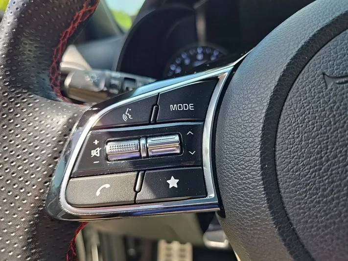 2023 Kia Forte - view 15
