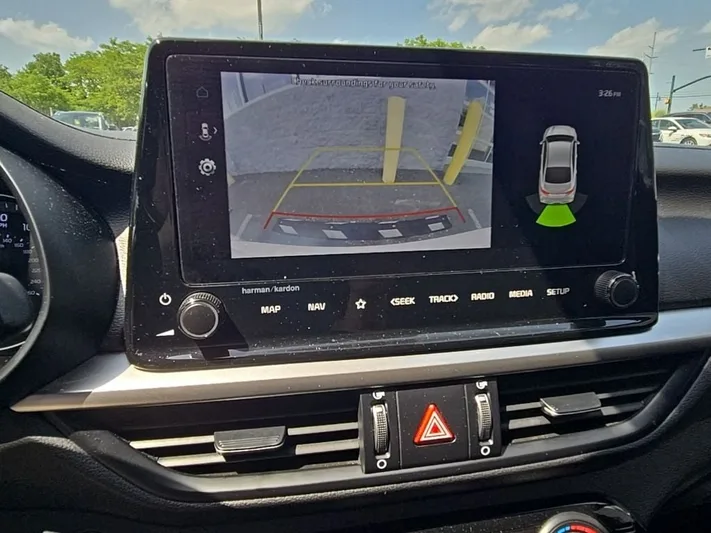 2023 Kia Forte - view 21