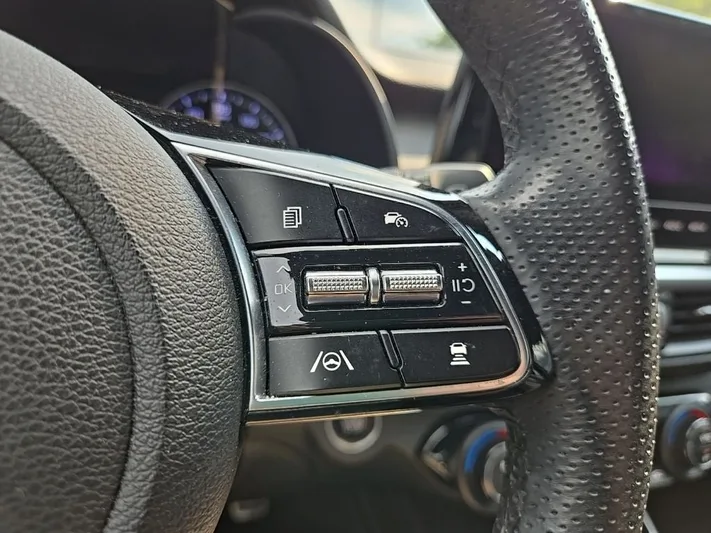 2022 Kia Forte - view 18