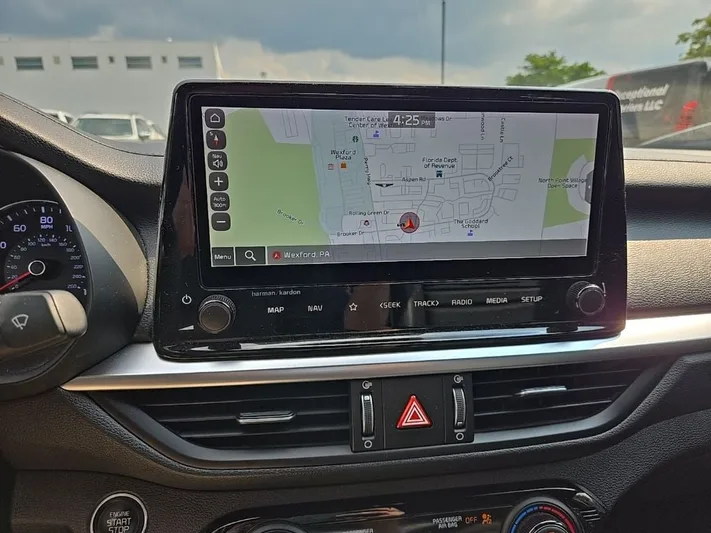 2022 Kia Forte - view 21