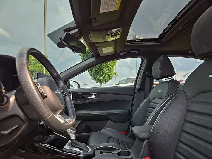 2022 Kia Forte - view 34