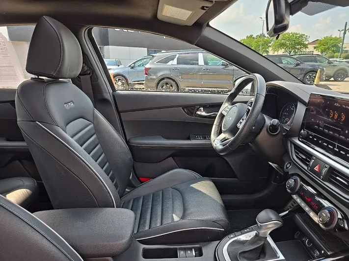 2022 Kia Forte - view 37