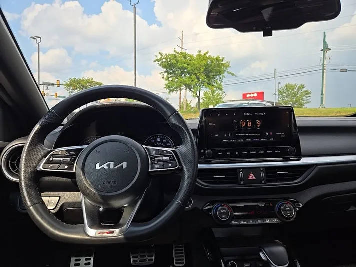 2022 Kia Forte - view 38