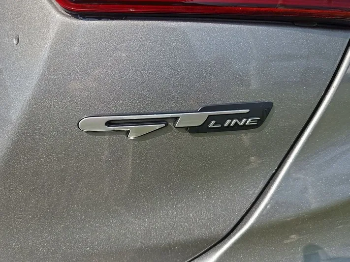 2022 Kia Forte - view 4