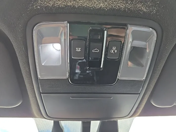 2024 Kia Forte - view 17