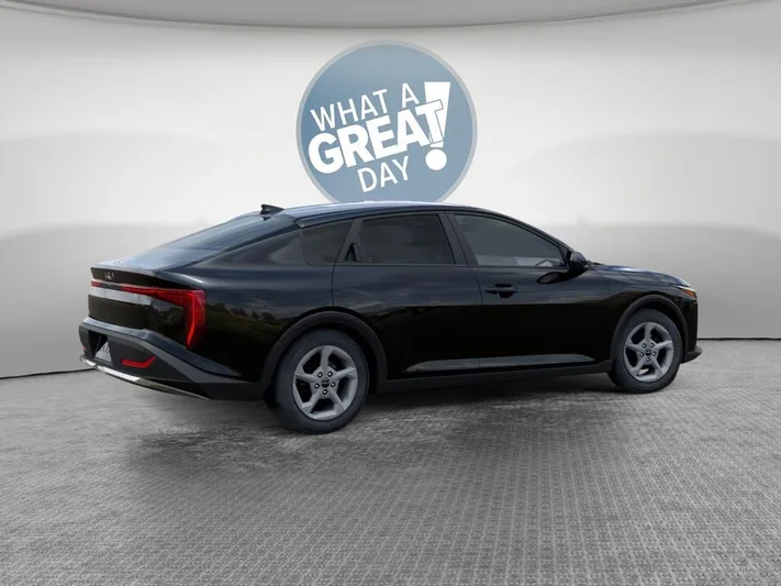 2025 Kia K4 - view 6