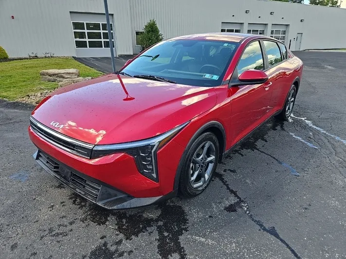 2025 Kia K4 - view 10