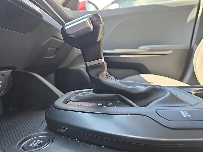 2025 Kia K4 - view 25