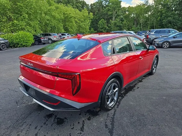2025 Kia K4 - view 3