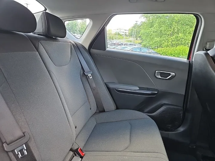 2025 Kia K4 - view 33