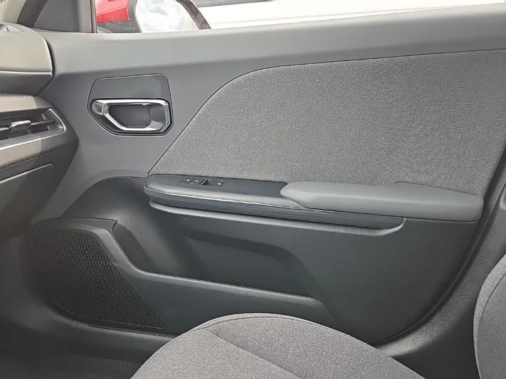 2025 Kia K4 - view 25