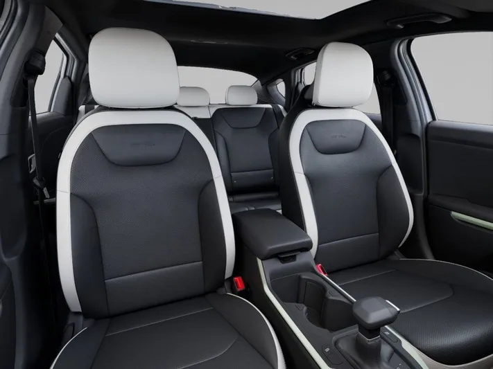 2025 Kia K4 - view 15