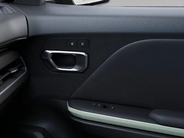 2025 Kia K4 - view 25