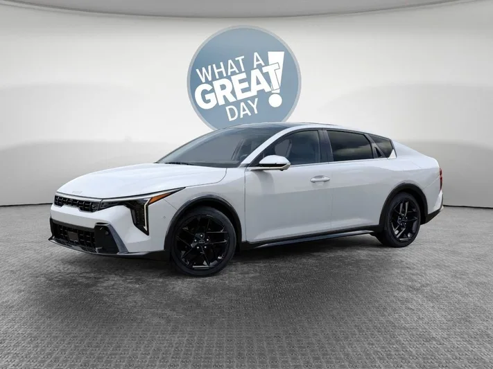 2025 Kia K4 - view 3