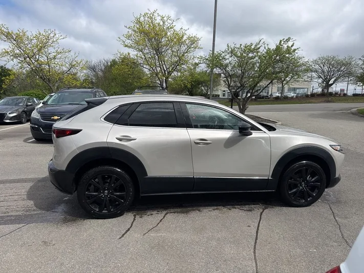 2024 Mazda CX-30 - view 2