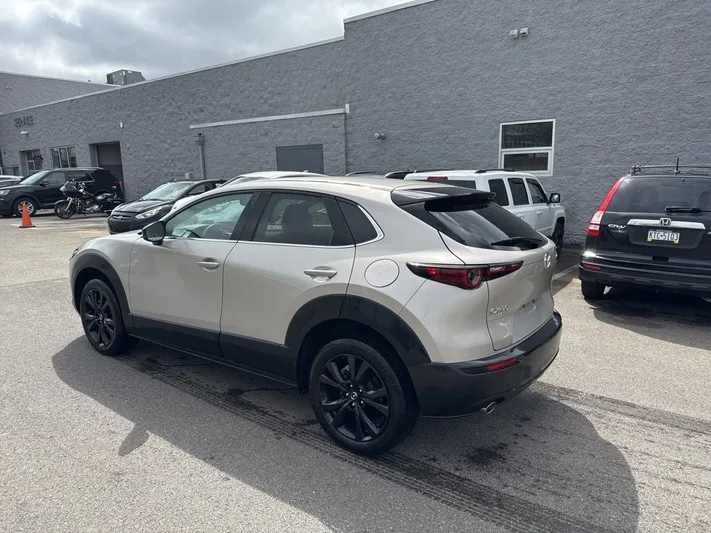 2024 Mazda CX-30 - view 5