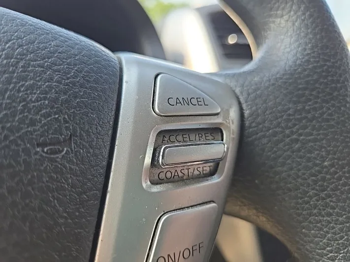 2019 Nissan Versa - view 11