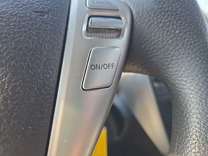 2019 Nissan Versa - view 12