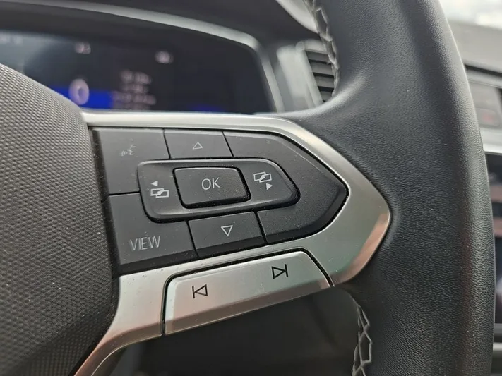 2022 Volkswagen Tiguan - view 17