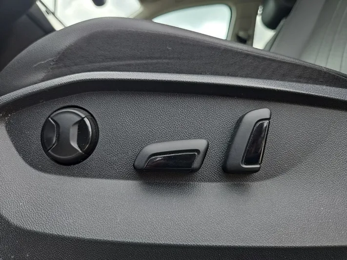 2022 Volkswagen Tiguan - view 30