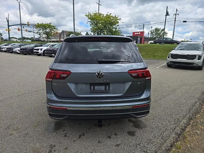 2022 Volkswagen Tiguan - view 6