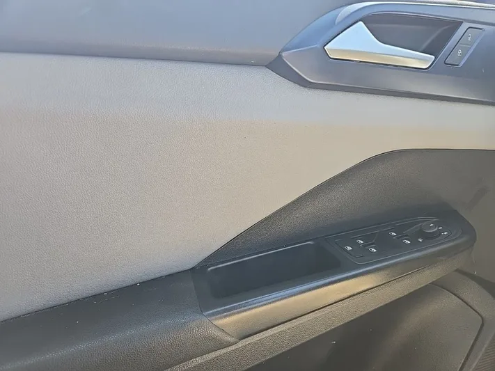 2022 Volkswagen Taos - view 19