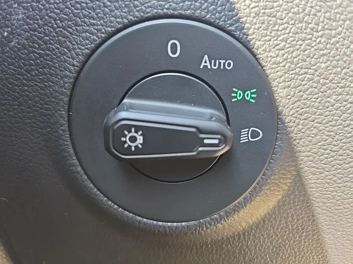 2022 Volkswagen Taos - view 20