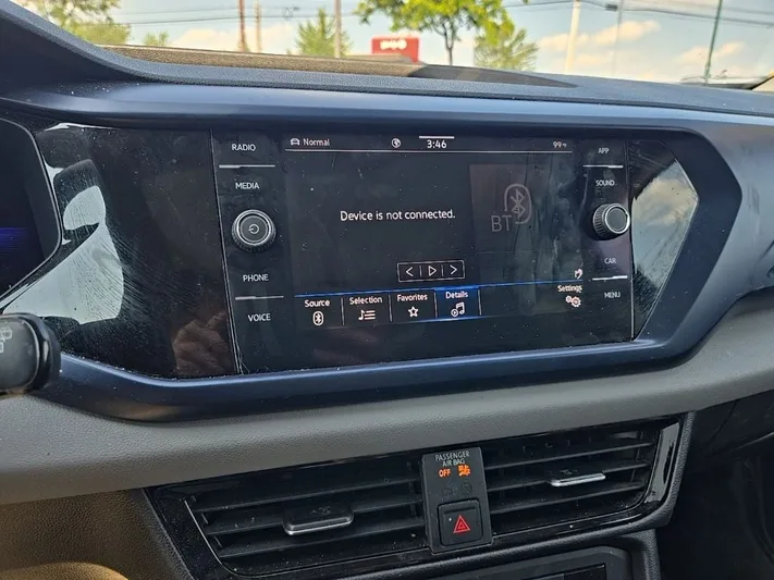 2022 Volkswagen Taos - view 21