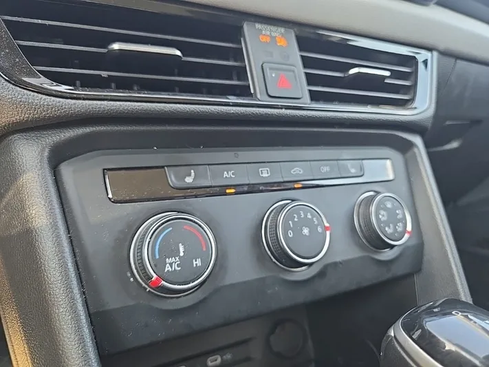 2022 Volkswagen Taos - view 23