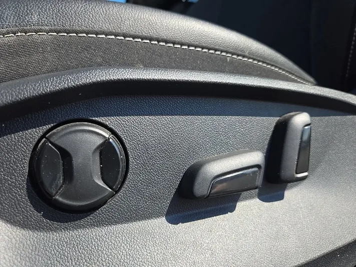 2022 Volkswagen Taos - view 31