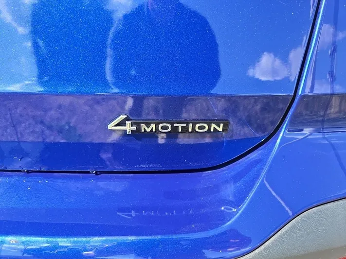 2022 Volkswagen Taos - view 4