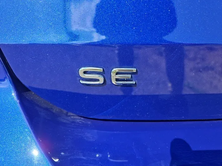2022 Volkswagen Taos - view 5